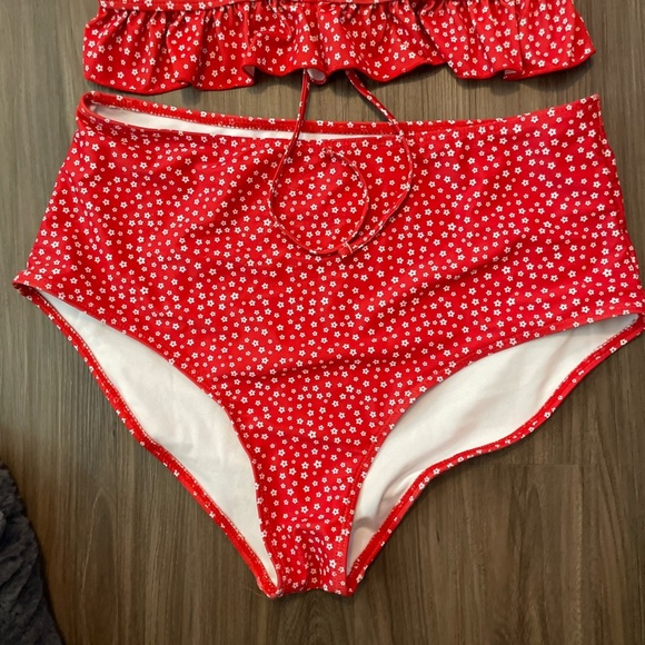 SHEIN Red Polka Dot Off-Shoulder Bikini Set size 1XL - Picture 6 of 7